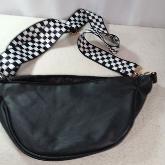 Market & Layne Crossbody Pouch Bag Black w/ Checkered Strap Casual Purse - Picture 2 of 15